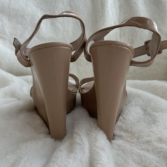 Steve Madden Prestine Natural Peep Toe Wedges - 10 - Picture 4 of 9